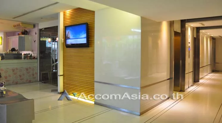 5  Office Space For Rent in Ploenchit ,Bangkok BTS Chitlom at Piya Place AA10730